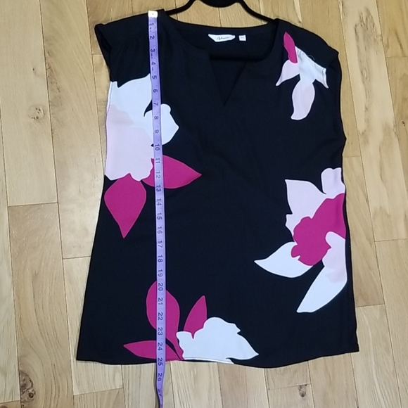 Mixed media sleeveless top - Picture 5 of 5